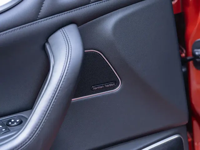 Maserati Levante — Фото автомобиля 9