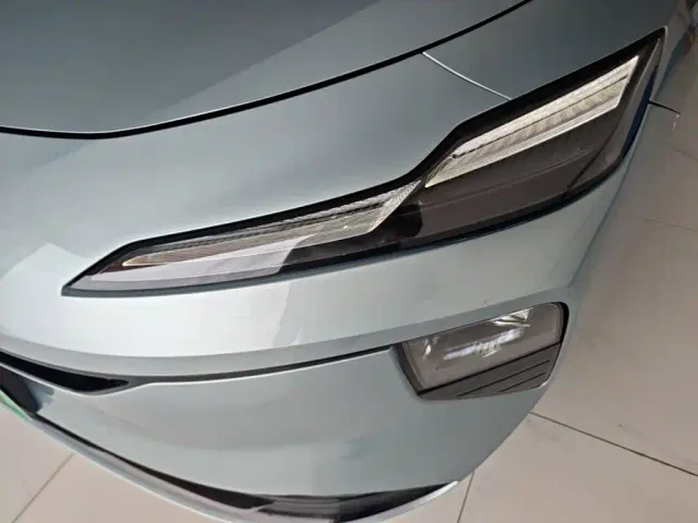 Roewe D6 — Фото автомобиля 23