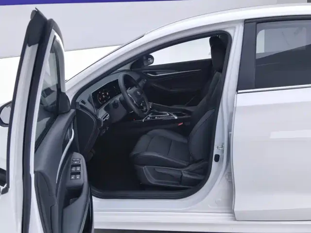 Changan Eado — Фото автомобиля 9