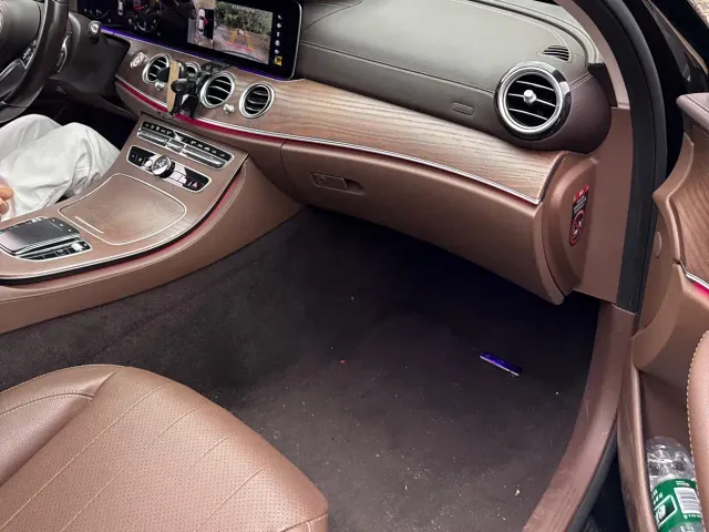 Mercedes-Benz E-Class — Фото автомобиля 2