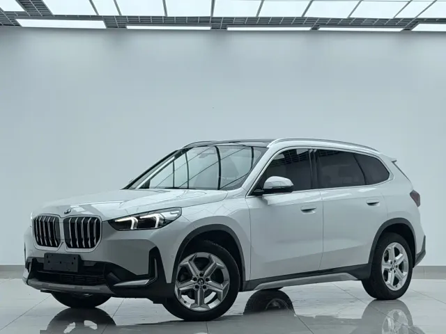 Фотография автомобиля — BMW X1