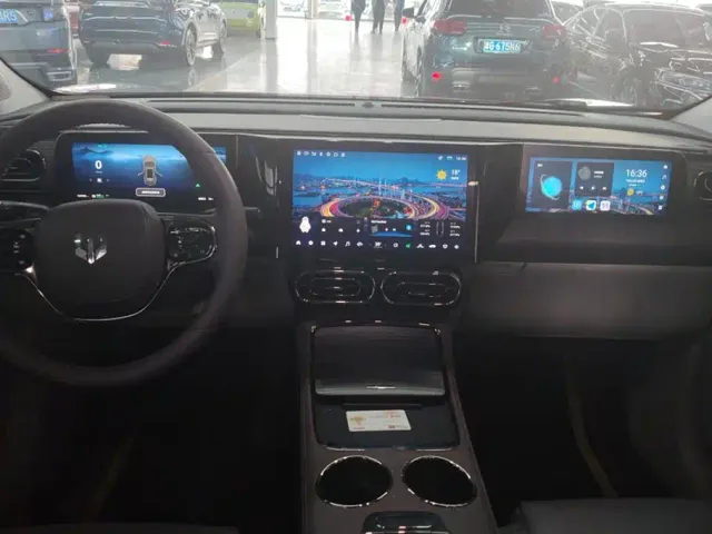 Leapmotor C11 — Фото автомобиля 12