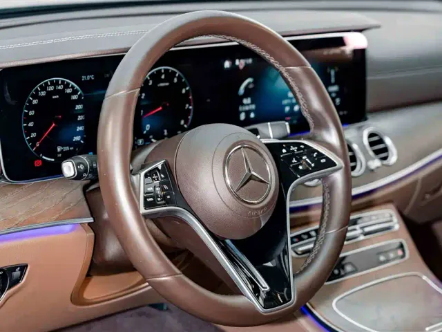Mercedes-Benz E-Class — Фото автомобиля 9