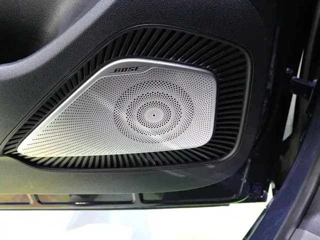 Roewe iMAX8 — Фото автомобиля 21