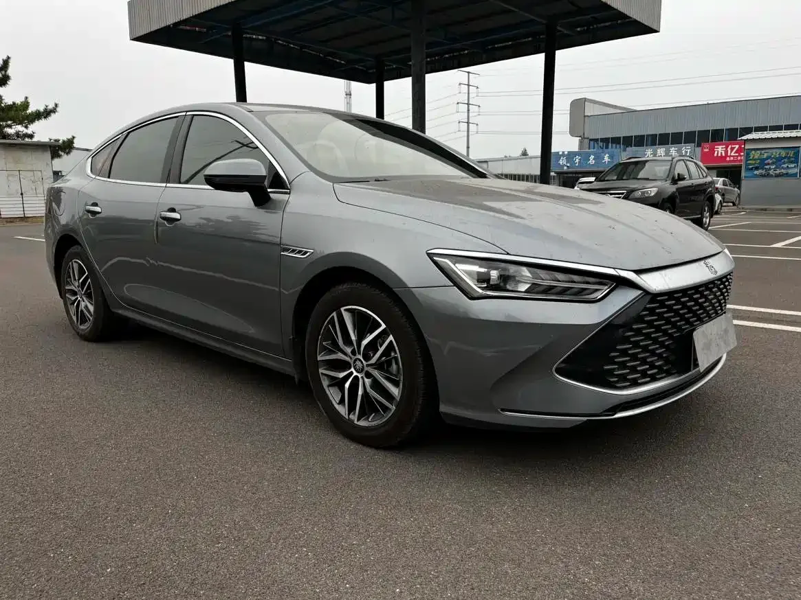 BYD Qin PLUS 2023 Champion Edition DM-i 55KM Surpassing — Фото автомобиля 3