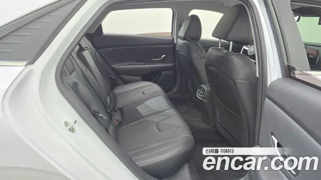 Hyundai Avante CN7 — Фото автомобиля 11
