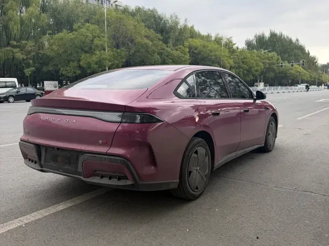 Arcfox S3 — Фото автомобиля 15
