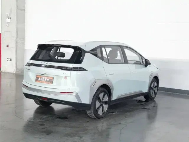 GAC Aion Y — Фото автомобиля 2