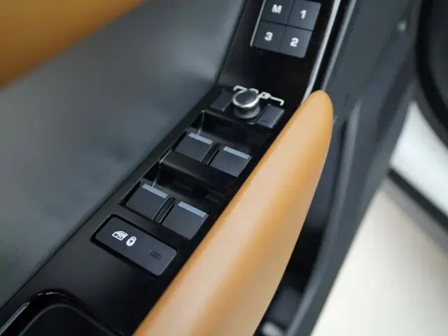 Land Rover Range Rover Velar — Фото автомобиля 10