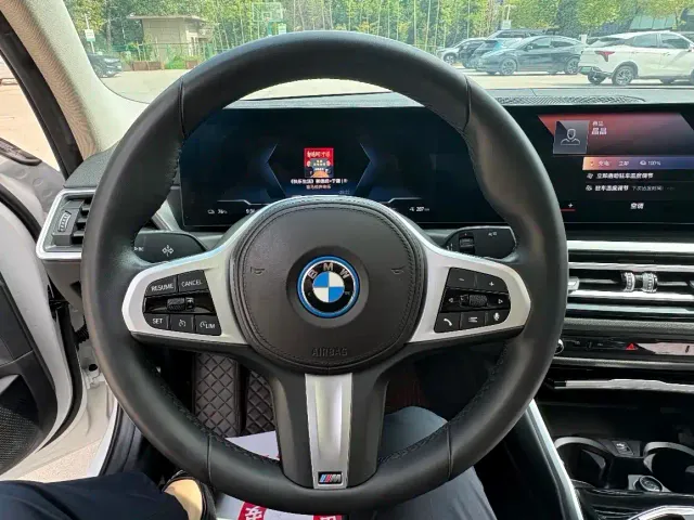 BMW i3 — Фото автомобиля 9