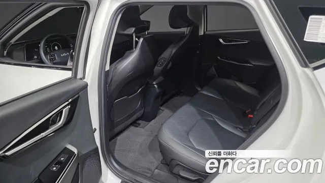 Kia EV6 — Фото автомобиля 24