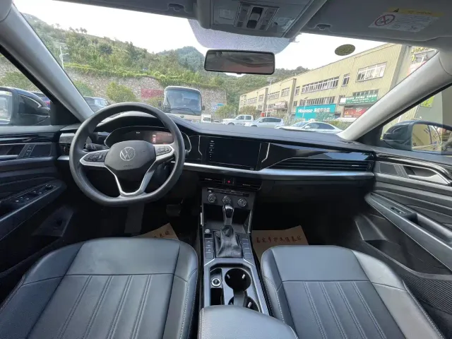 Volkswagen Passat — Фото автомобиля 9