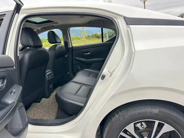 Nissan Sylphy — Фото автомобиля 24