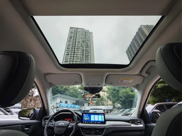 Ford Escape — Фото автомобиля 15
