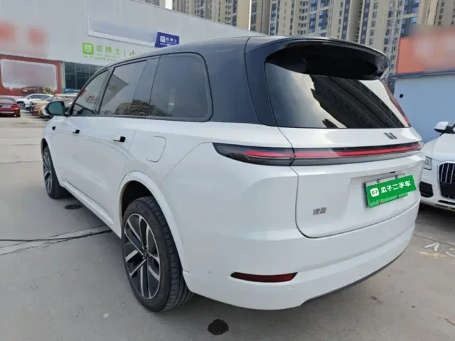 Li Auto L9 — Фото автомобиля 4