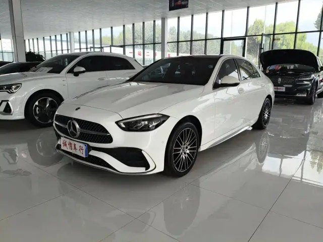 Фотография автомобиля — Mercedes-Benz C-Class