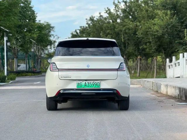 Baojun Cloud — Фото автомобиля 14