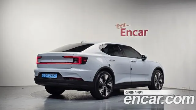 Polestar 2 — Фото автомобиля 2