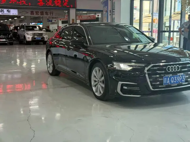 Audi Audi A6L 2023 Facelift 45 TFSI Premium Dynamic — Фото автомобиля 3