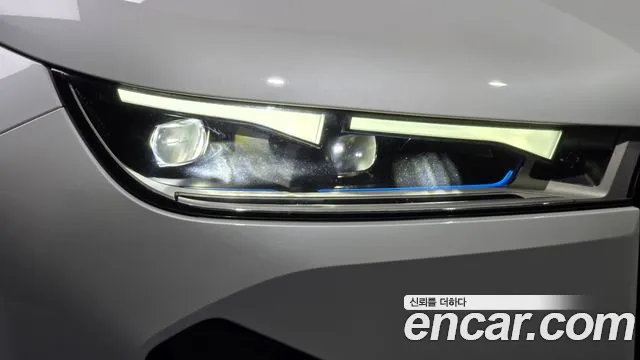 BMW iX — Фото автомобиля 22