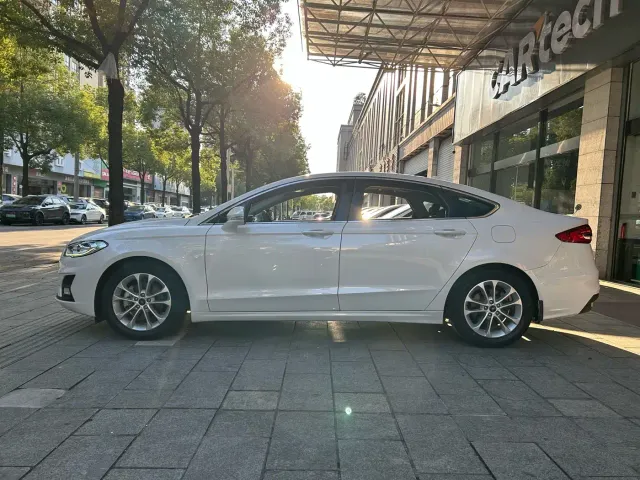 Ford Mondeo — Фото автомобиля 8