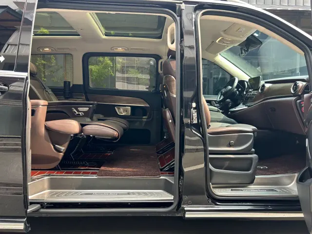 Mercedes-Benz V-Class — Фото автомобиля 13