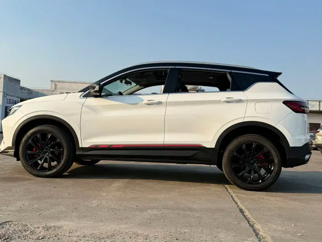 Geely Binyue — Фото автомобиля 5