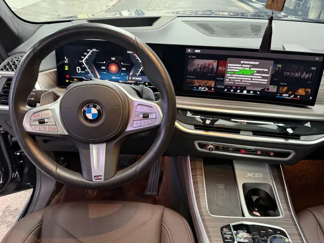 BMW X5 — Фото автомобиля 14