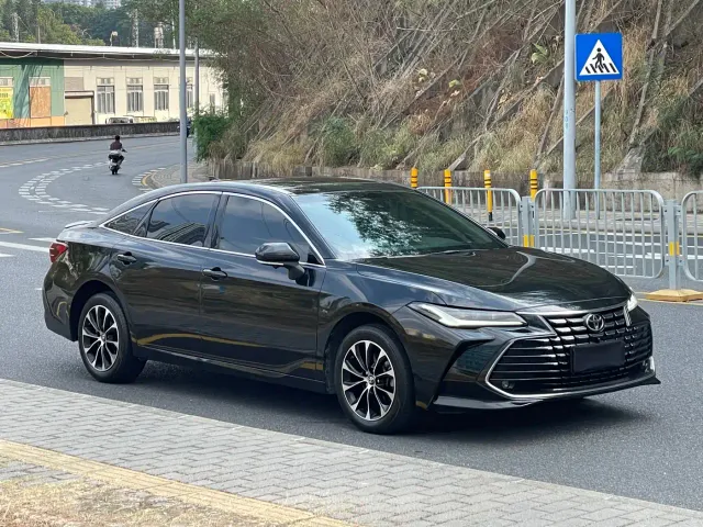 Toyota Avalon — Фото автомобиля 3
