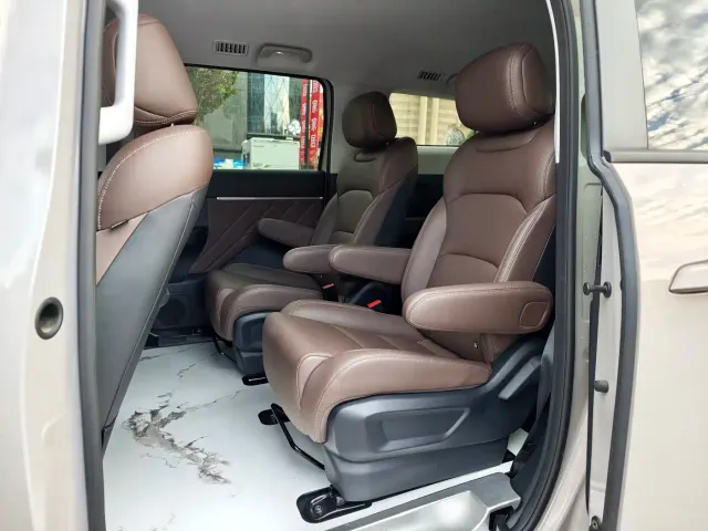 Wuling Starlight 730 — Фото автомобиля 7