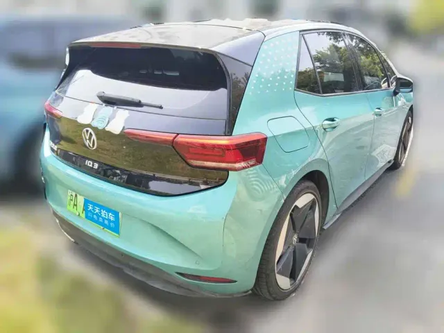 Volkswagen ID.3 — Фото автомобиля 2