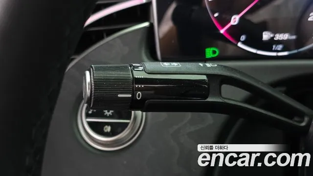 Mercedes-Benz E-Class — Фото автомобиля 16