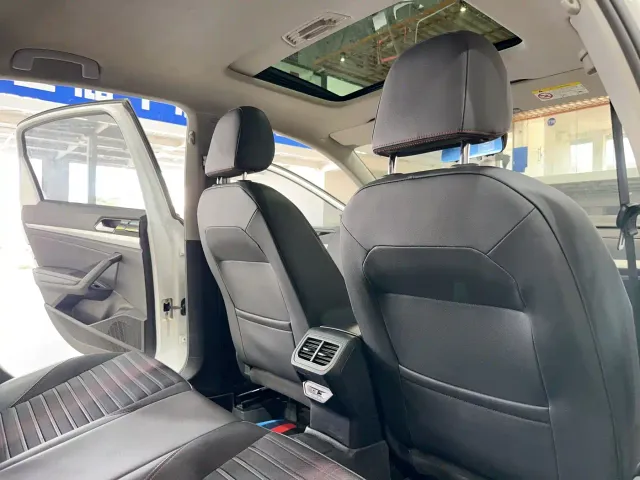 Volkswagen Lavida — Фото автомобиля 23