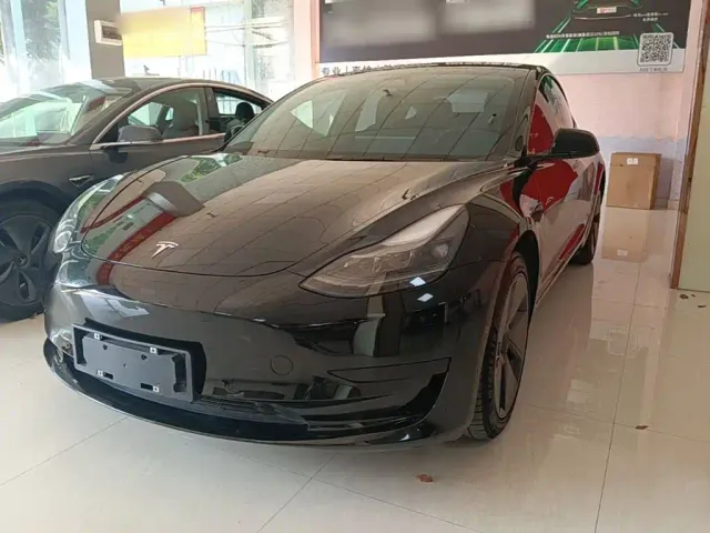 Фотография автомобиля — Tesla Model 3