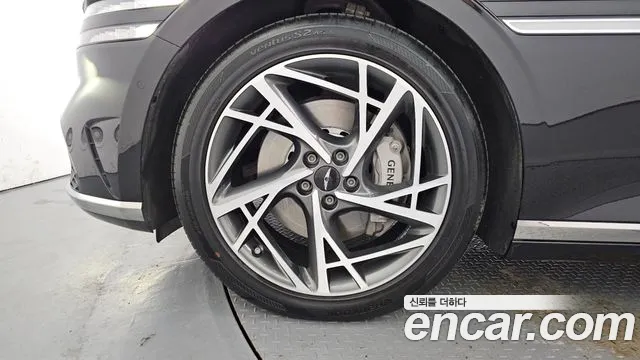Genesis G90 Бензин 3.5 турбо AWD — Фото автомобиля 5