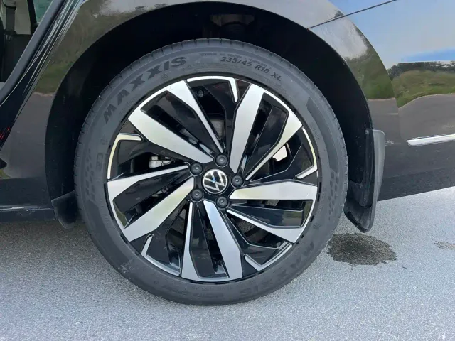 Volkswagen Passat — Фото автомобиля 21