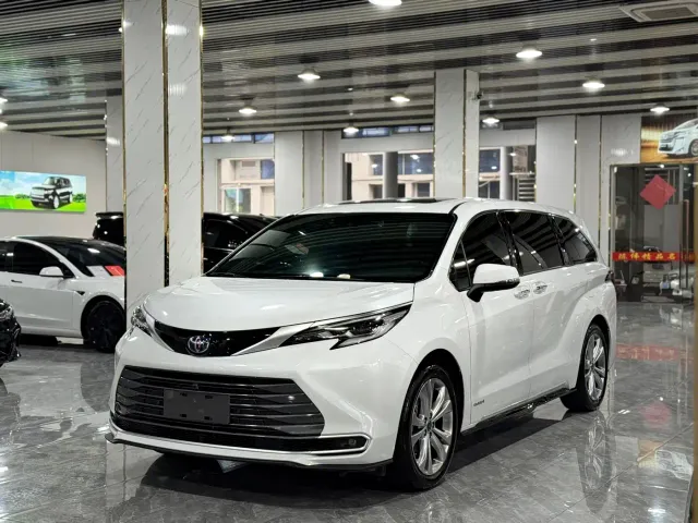 Фотография автомобиля — Toyota Sienna