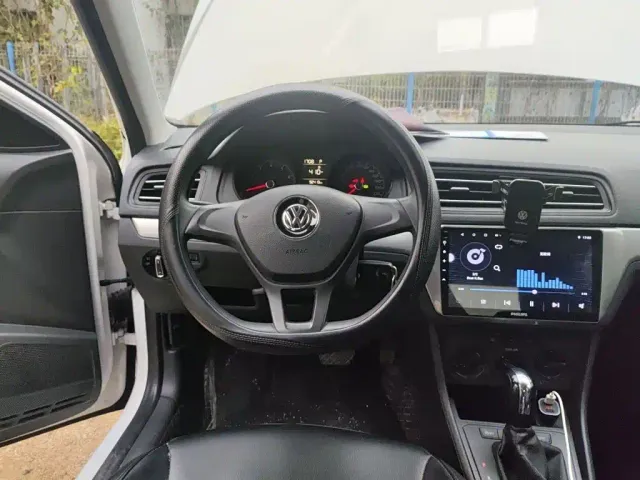 Volkswagen Lavida — Фото автомобиля 2