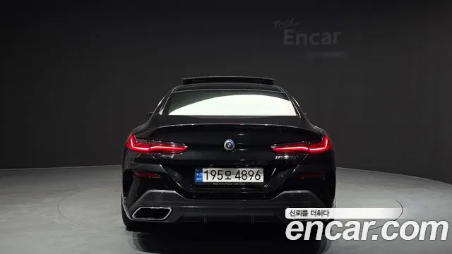 BMW 8-Series — Фото автомобиля 4