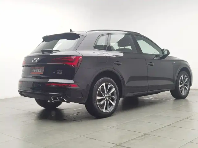 Audi Q5L — Фото автомобиля 2