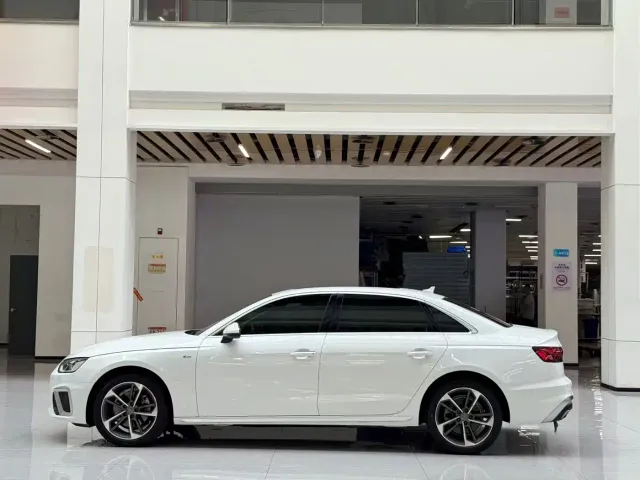 Audi A4L — Фото автомобиля 8