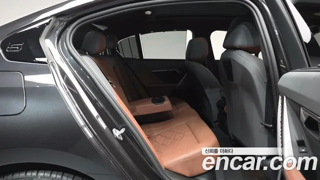 BMW 5 Series G60 — Фото автомобиля 16