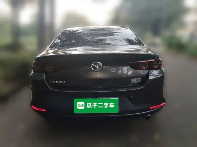 Mazda Axela — Фото автомобиля 5