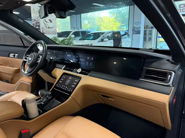 Li Auto ONE — Фото автомобиля 9