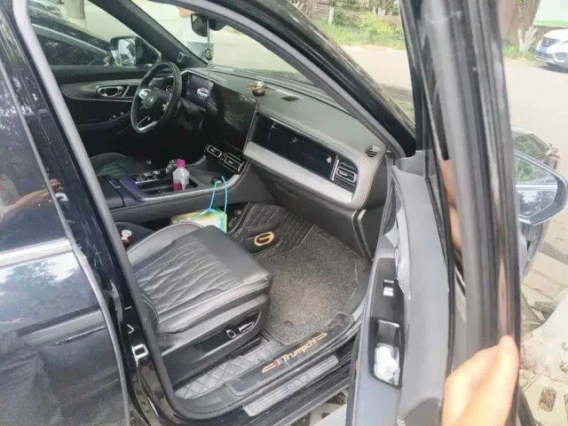 GAC Trumpchi GS8 — Фото автомобиля 12