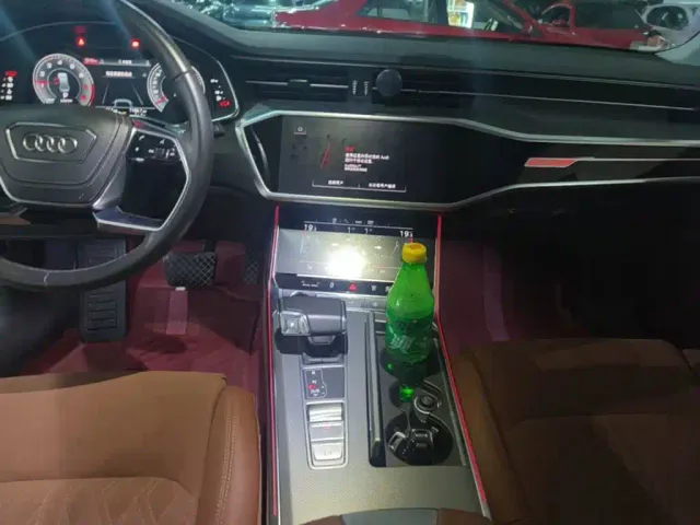 Audi A7L — Фото автомобиля 12