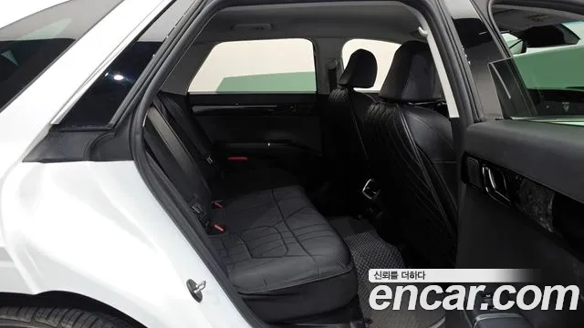 Hyundai Grandeur GN7 — Фото автомобиля 17