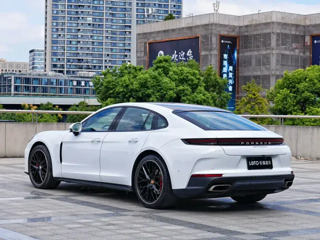 Porsche Panamera — Фото автомобиля 3