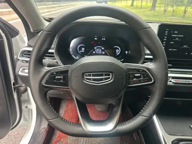 Geely Emgrand — Фото автомобиля 6