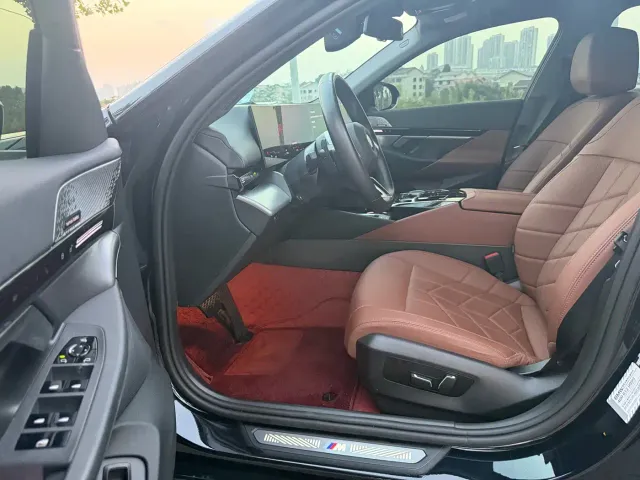 BMW BMW 5 Series 2024 525Li M Sport Package — Фото автомобиля 11